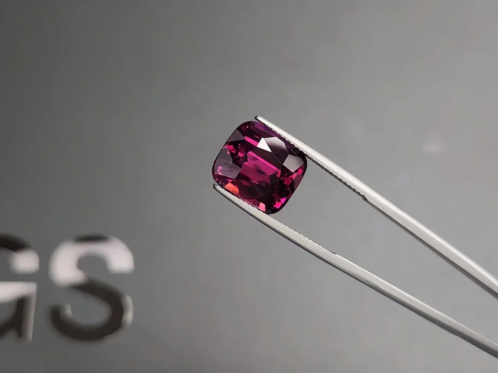 Granat rhodolith im kissenschliff 10,85 karat, Tansania Image №3