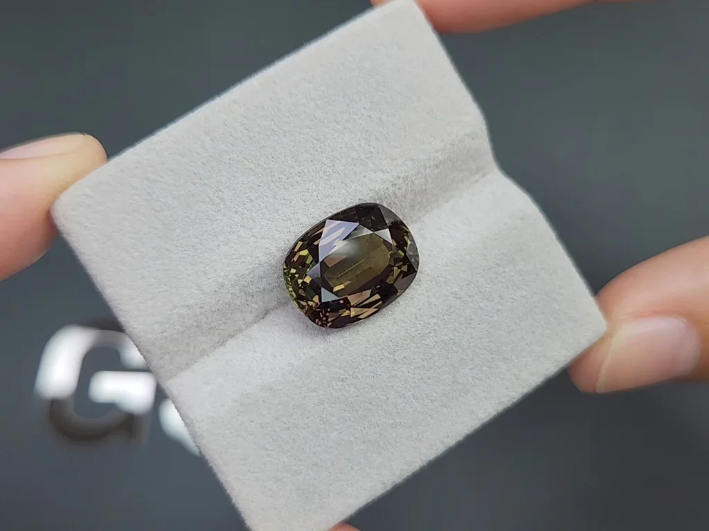 Großer alexandrit im kissenschliff mit farbwechsel 8,07 carats, Sri Lanka Image №6