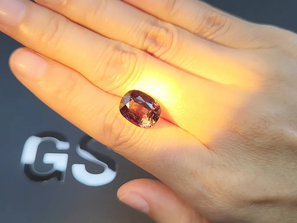 Großer alexandrit im kissenschliff mit farbwechsel 8,07 carats, Sri Lanka Image №3