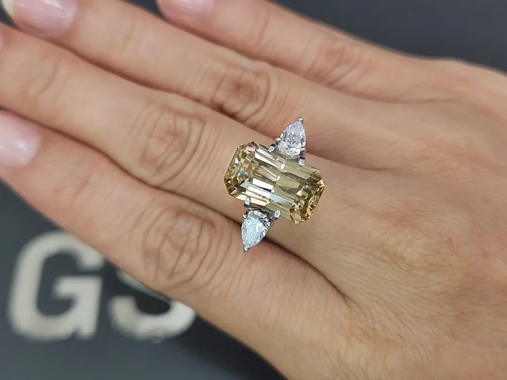 Circón amarillo talla radiante de 10,91 quilates, Tanzania Image №5