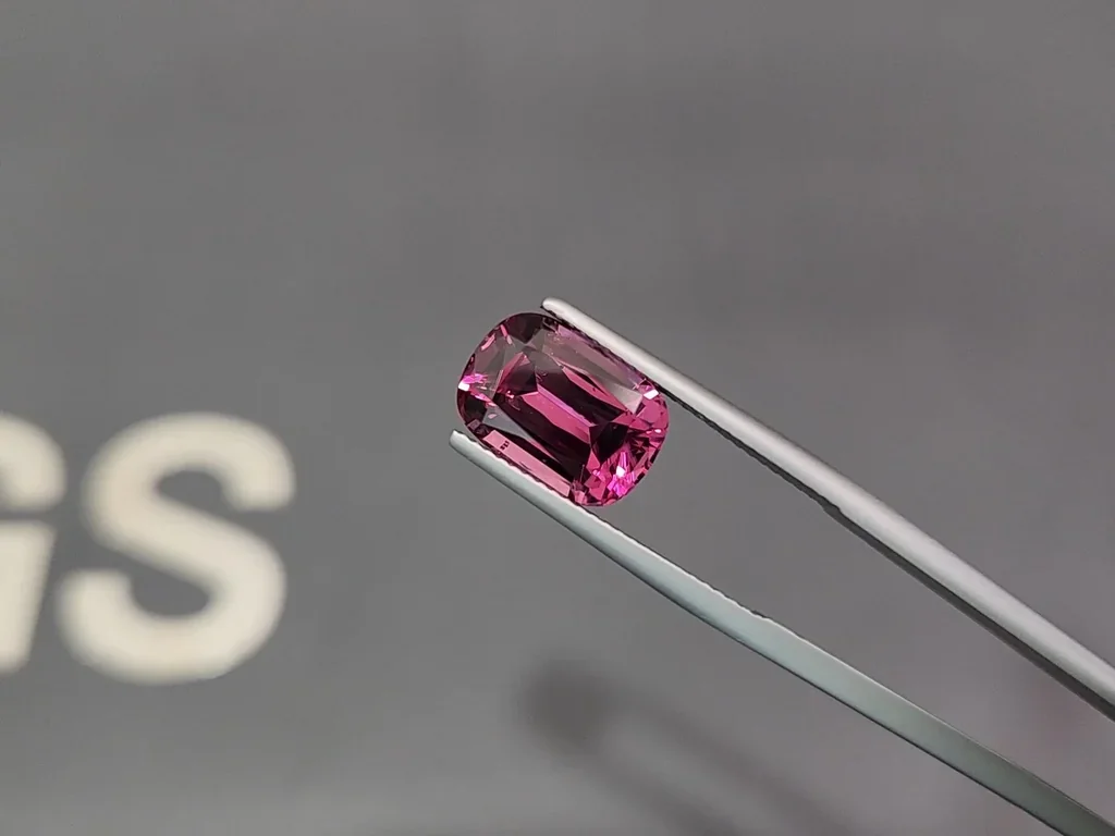 Rhodolite garnet in cushion cut 6.07 carats, Tanzania Image №3