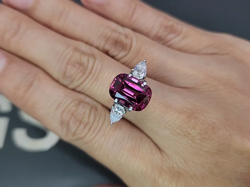 Rhodolite garnet in cushion cut 6.07 carats, Tanzania Image №5