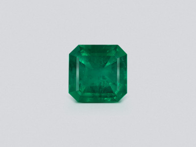 Leuchtend grüner achteckiger smaragd 8,55 carats, Kolumbien photo