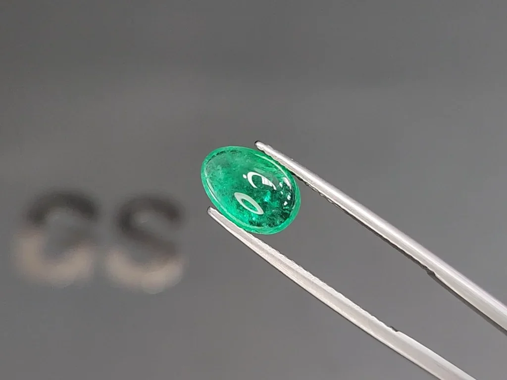 Esmeralda talla cabujón 1,90 quilates, Rusia Image №3