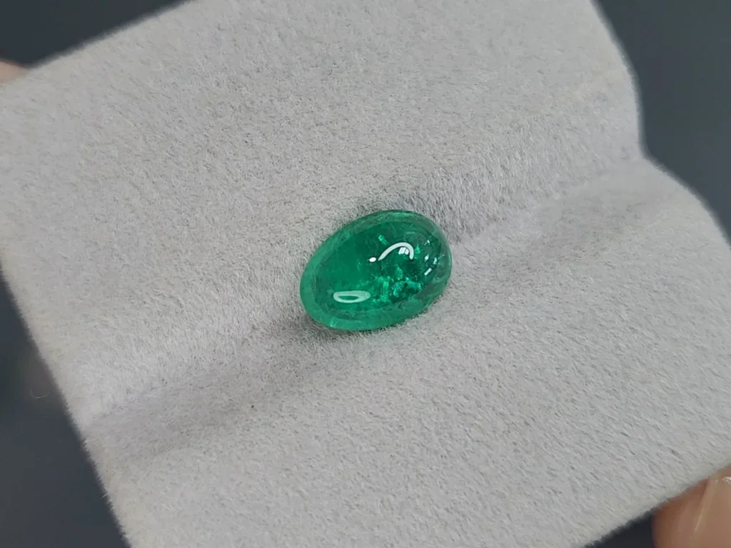 Esmeralda talla cabujón 1,90 quilates, Rusia Image №4