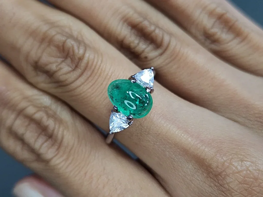 Esmeralda talla cabujón 1,90 quilates, Rusia Image №5