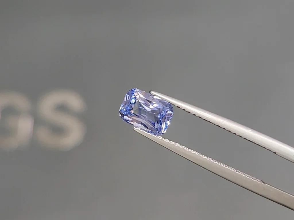 Zafiro azul suave de talla cojín de 1,55 quilates, Madagascar Image №3