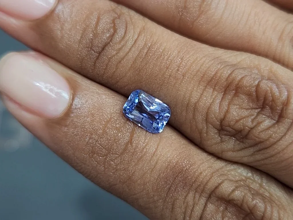 Zafiro azul suave de talla cojín de 1,55 quilates, Madagascar Image №2