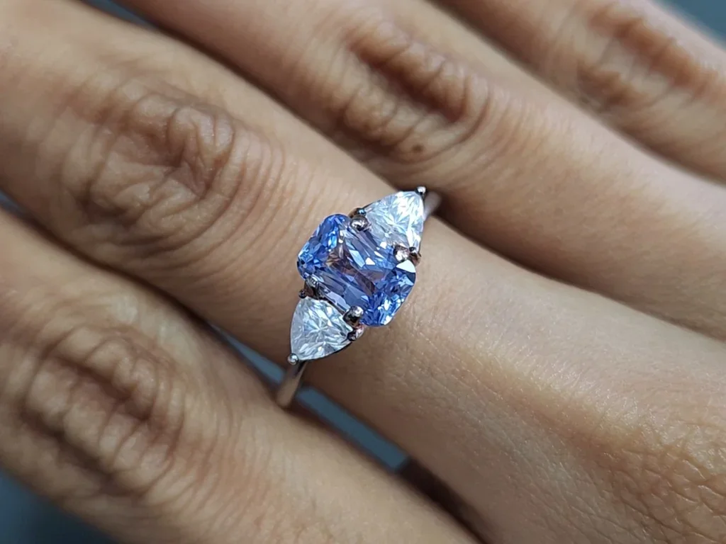 Zafiro azul suave de talla cojín de 1,55 quilates, Madagascar Image №5