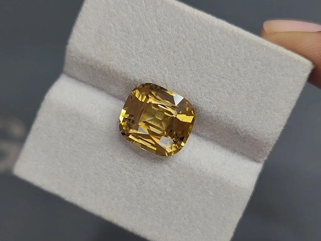 Circón amarillo de talla cojín de 11,11 quilates, África Image №4
