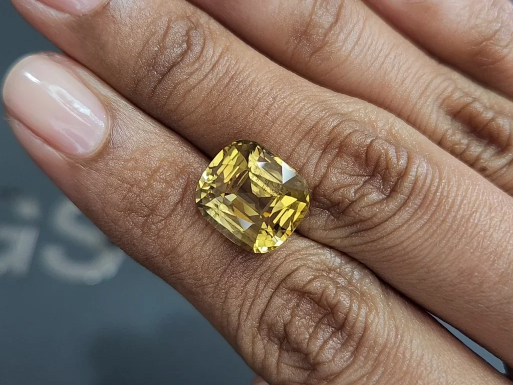 Circón amarillo de talla cojín de 11,11 quilates, África Image №2