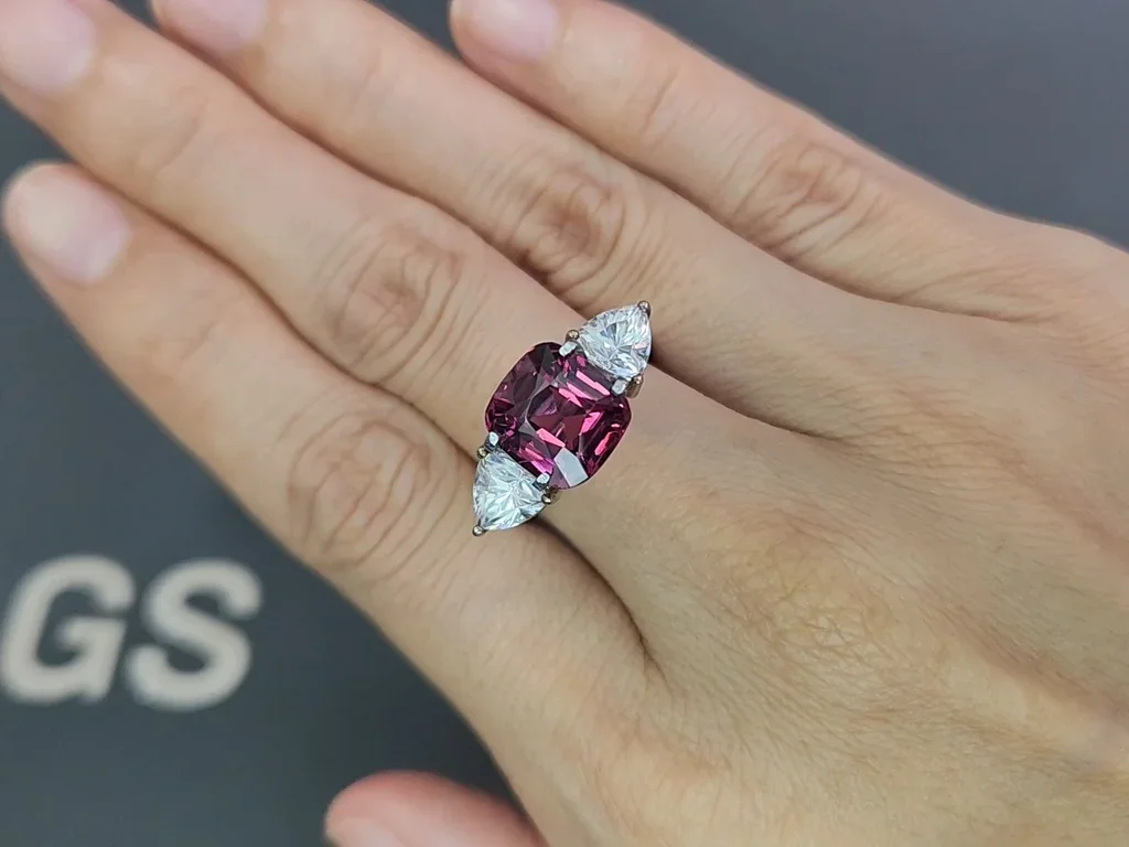 Granate púrpura de talla cojín de 4,95 quilates, África Image №5