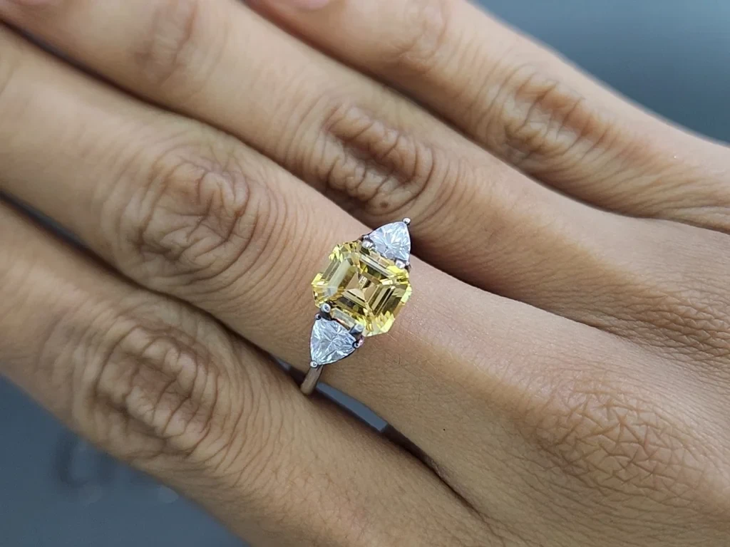 Unbehandelter gelber saphir, achteckig geschliffener 3,11 karat, Sri Lanka Image №5