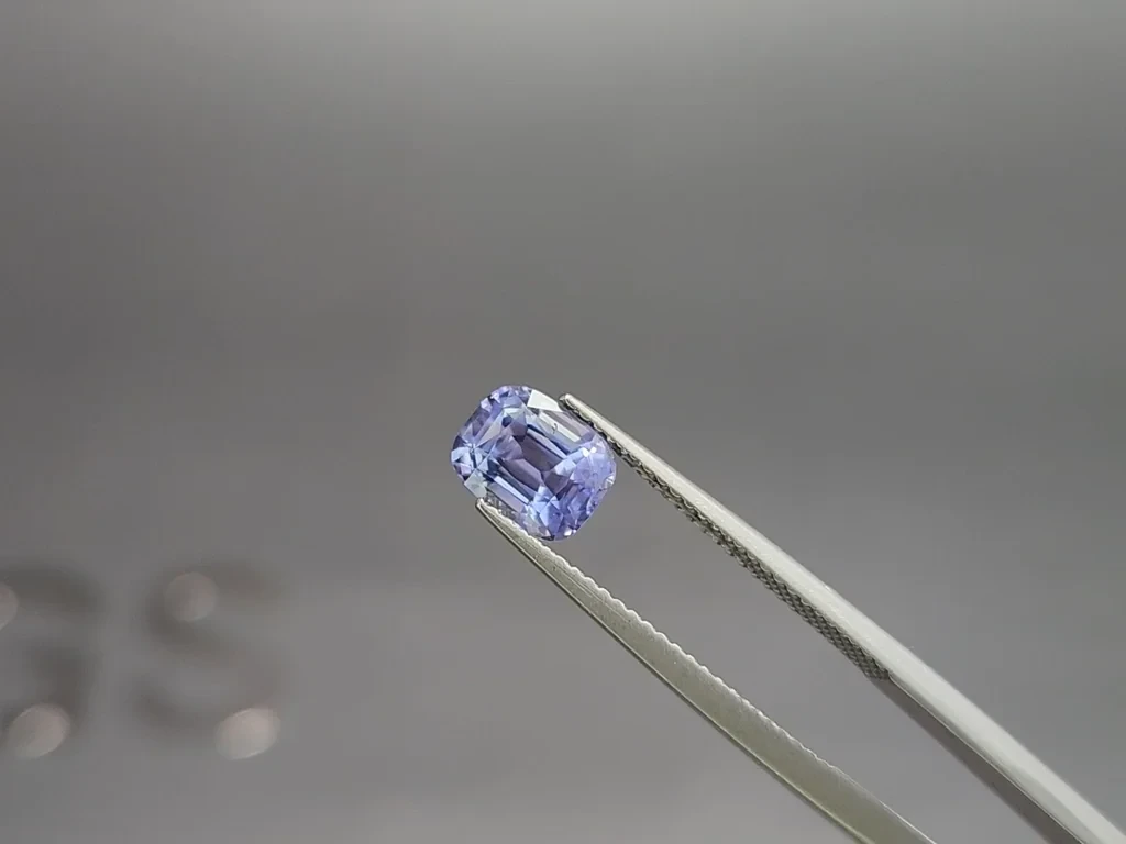 Unbehandelter violettblauer saphir im cushion schliff 2,02 karat, Sri Lanka Image №3