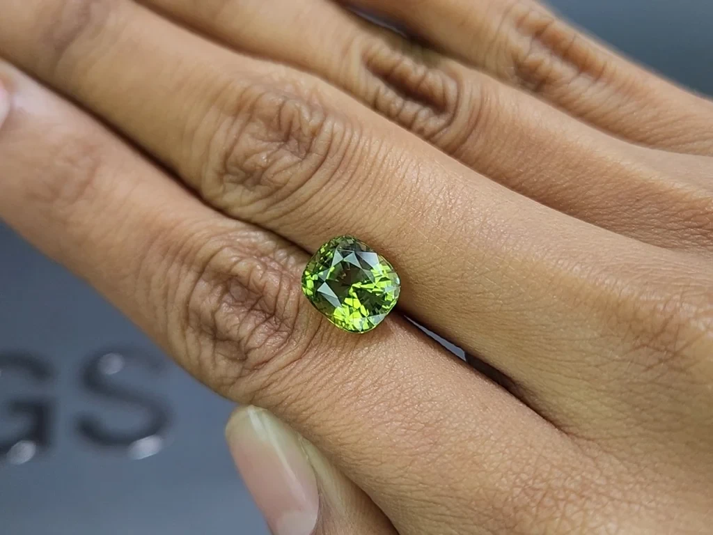Chrysoberyl  cushion cut 5.14 carats, Africa Image №2