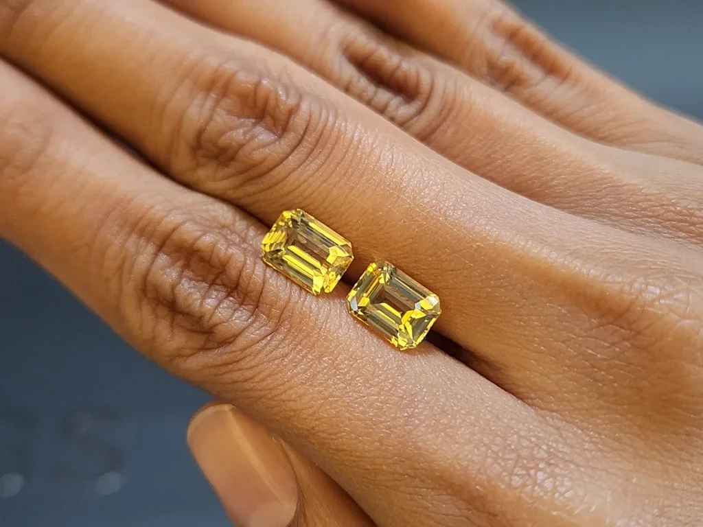 Une paire de saphirs non chauffés Golden Yellow à taille octogonale 6,40 carats, Sri Lanka Image №2