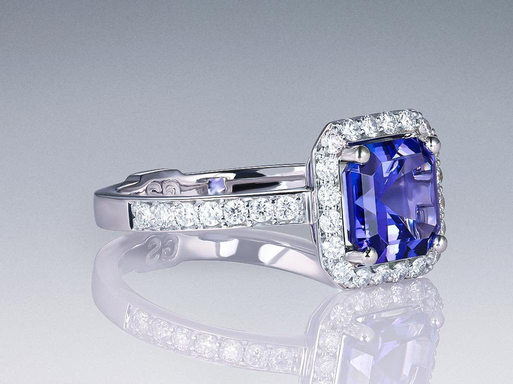 Ring with natural tanzanite 2.24 ct and diamonds in 18K white gold Image №2