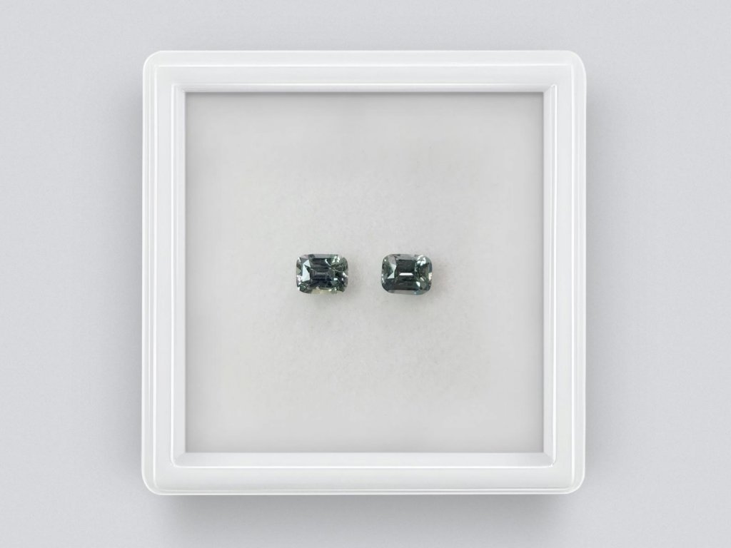 Pair of unheated  cushion-cut blue sapphires  0.82 carats, Madagascar Image №1