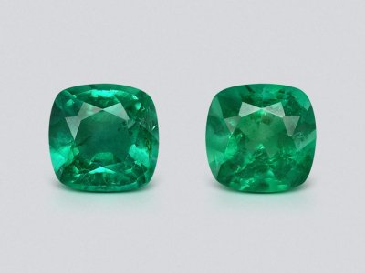 Pair of intense green emeralds in cushion cut 1.86 carats, Zambia  photo