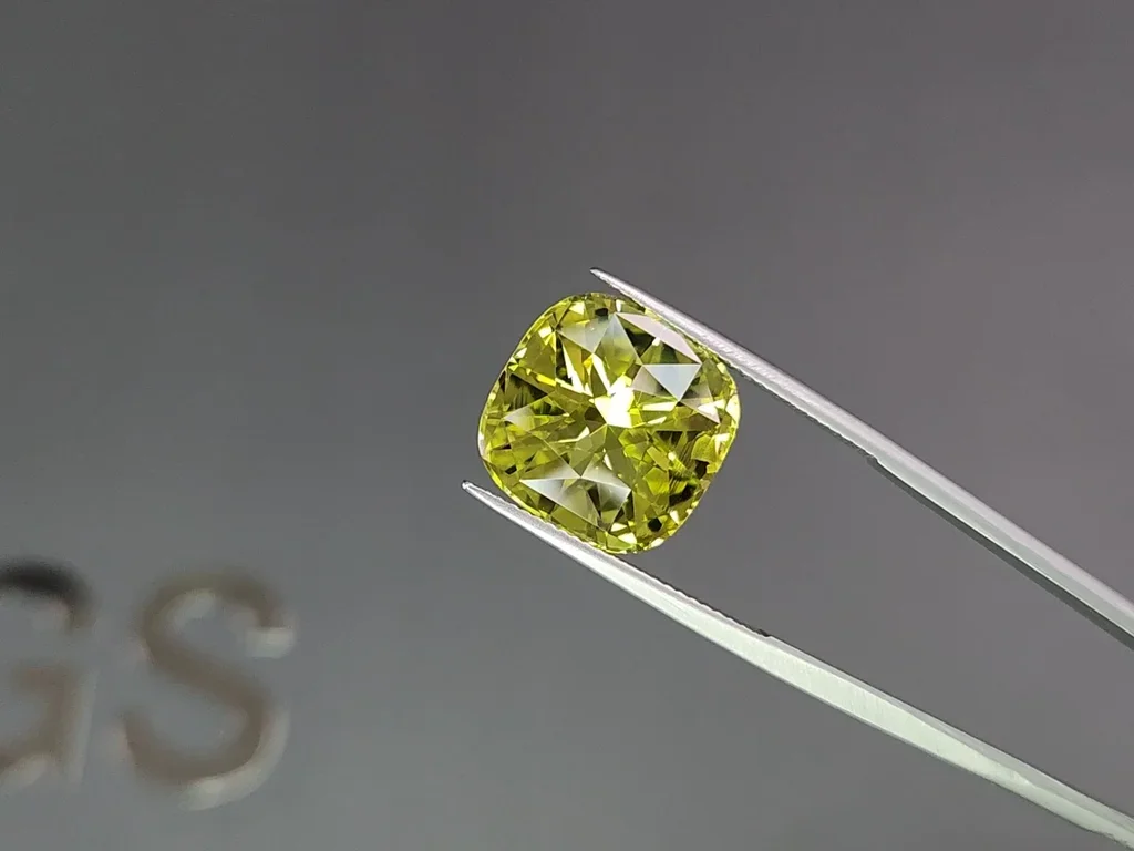 Crisoberilo amarillo talla cojín 15,82 quilates Image №3