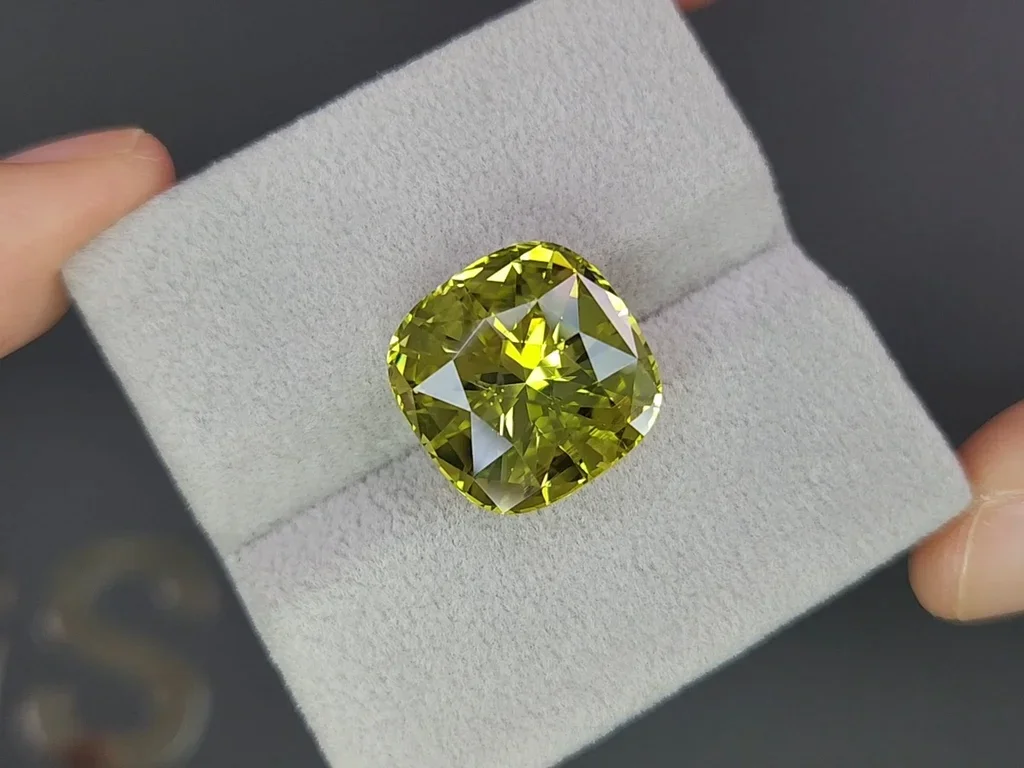 Crisoberilo amarillo talla cojín 15,82 quilates Image №4