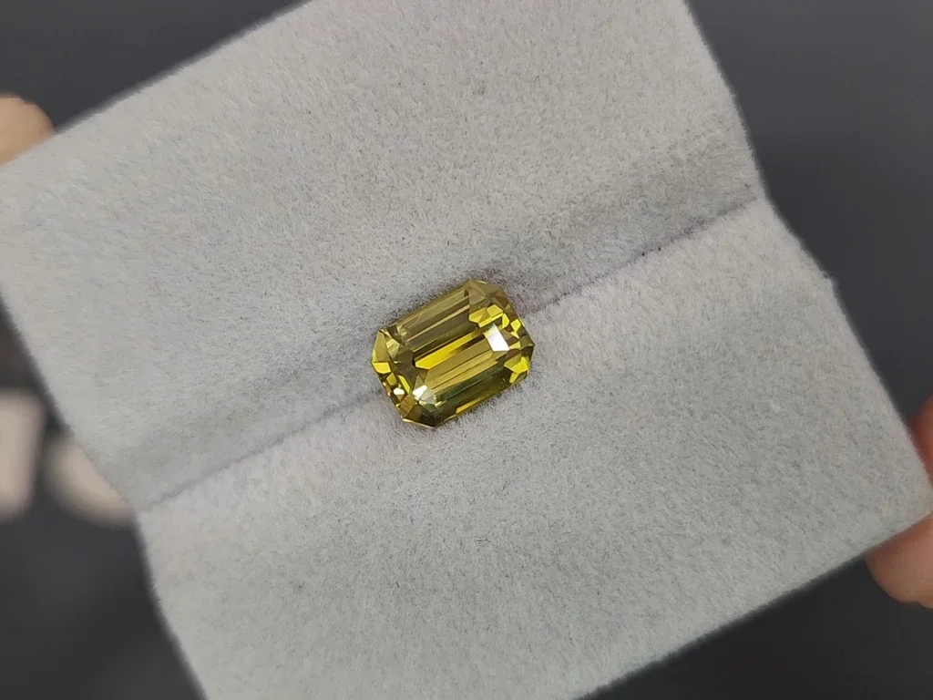 Gelbgrüner chrysoberyll im achteckschliff 2,45 karat, Sri Lanka Image №4