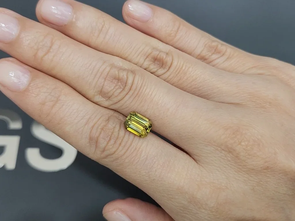 Gelbgrüner chrysoberyll im achteckschliff 2,45 karat, Sri Lanka Image №2