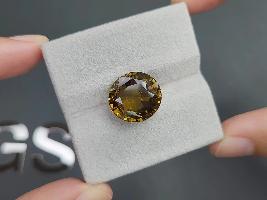 Large color change alexandrite in oval cut 14.24 carats, Sri Lanka Image №6