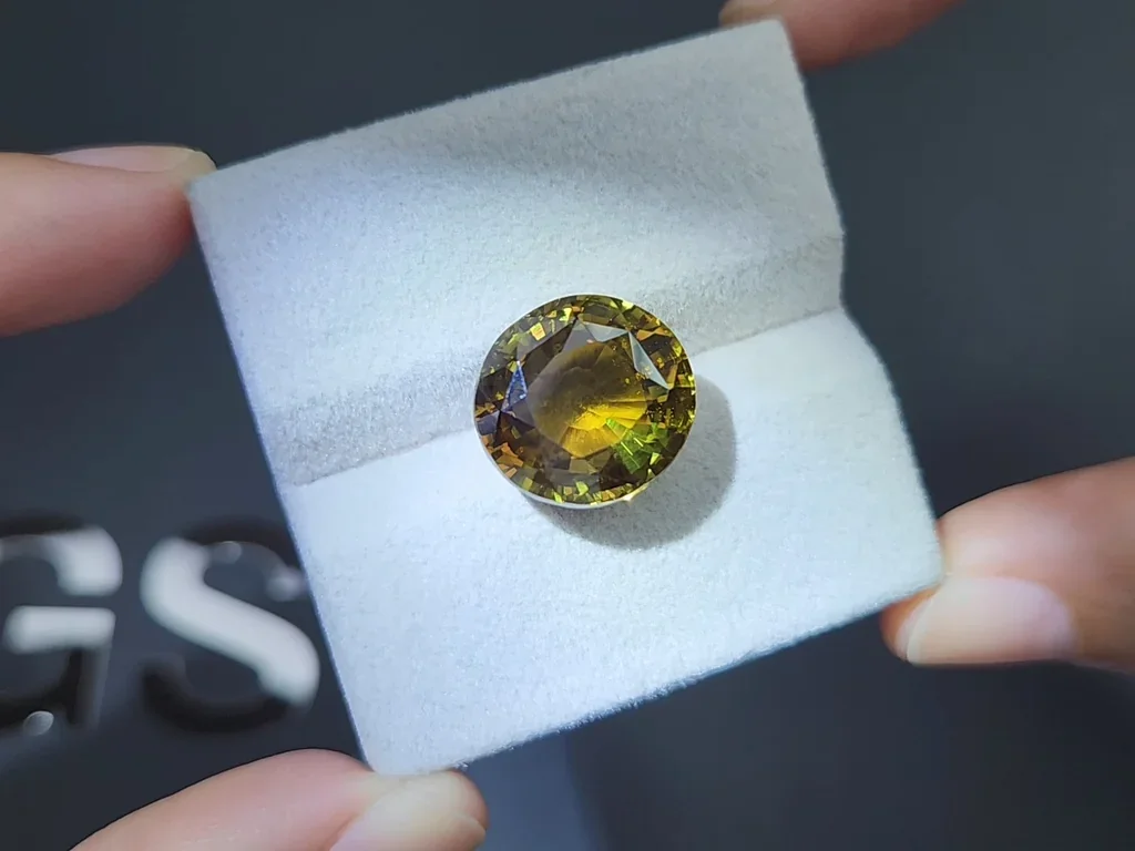 Large color change alexandrite in oval cut 14.24 carats, Sri Lanka Image №8