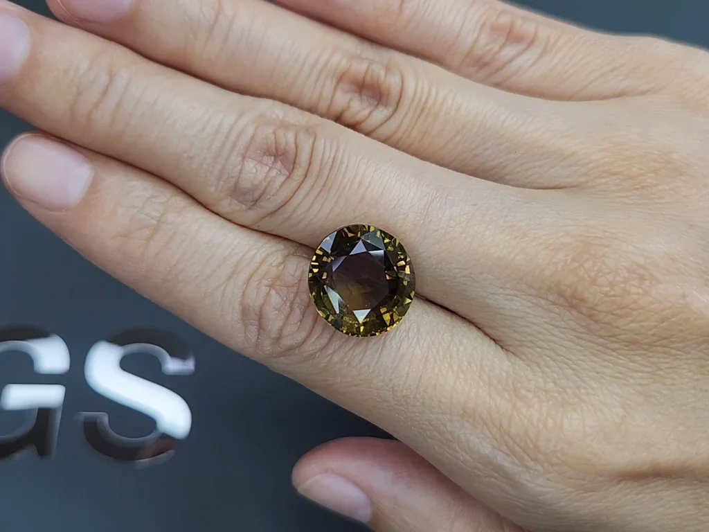 Large color change alexandrite in oval cut 14.24 carats, Sri Lanka Image №2