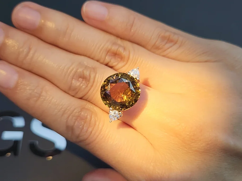 Large color change alexandrite in oval cut 14.24 carats, Sri Lanka Image №10