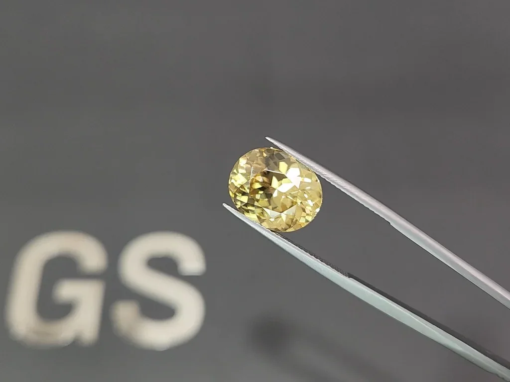 Zircon jaune taille ovale 10,45 carats, Tanzanie Image №3