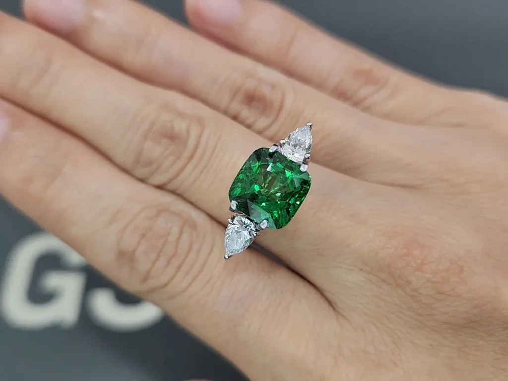 Tsavorit-granat Leuchtend grüner im kissenschliff 5,02 carats, Tansania Image №5