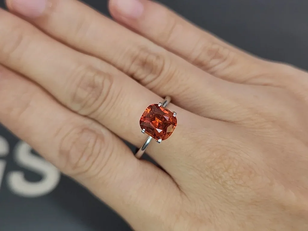 Spessartine taille coussin orange vif 2,95 carats, Afrique Image №5