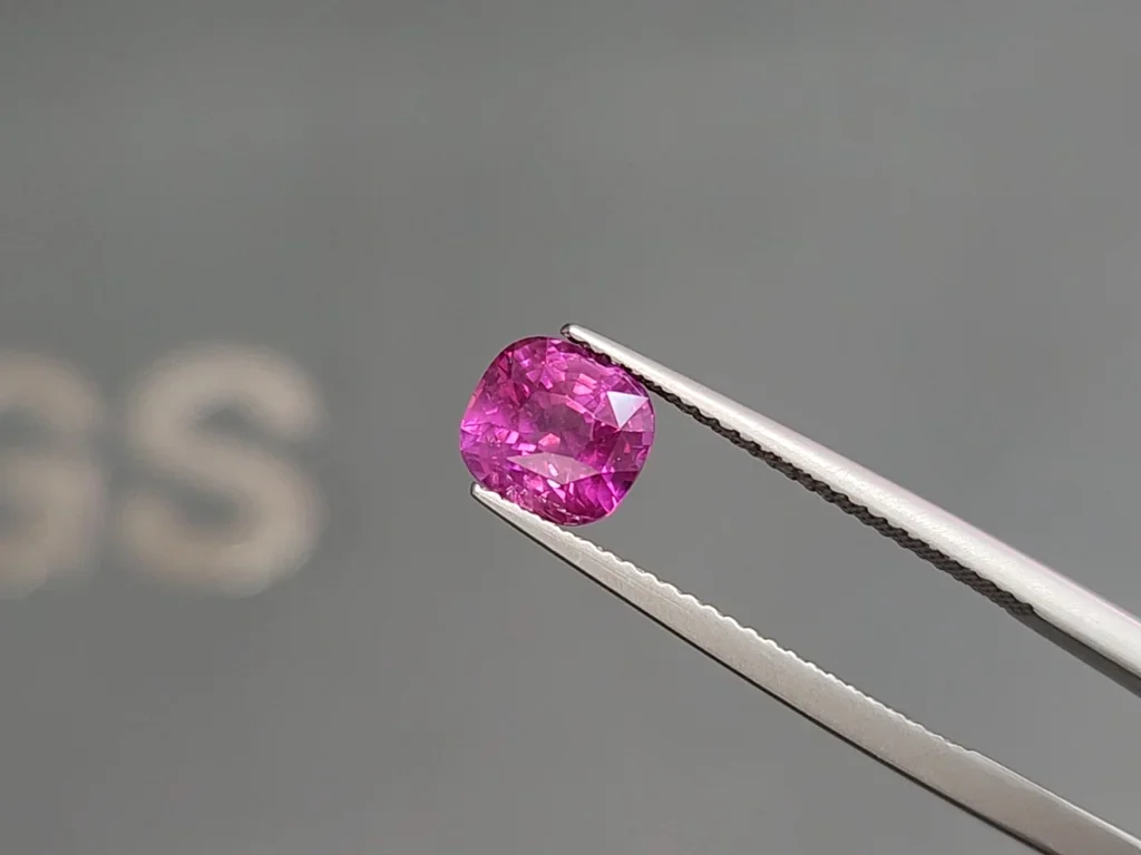 Zafiro rosa de talla cojín de 2,10 carats, Madagascar Image №3