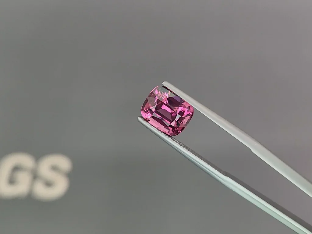 Purple garnet cushion cut 4.00 carats, Africa Image №3