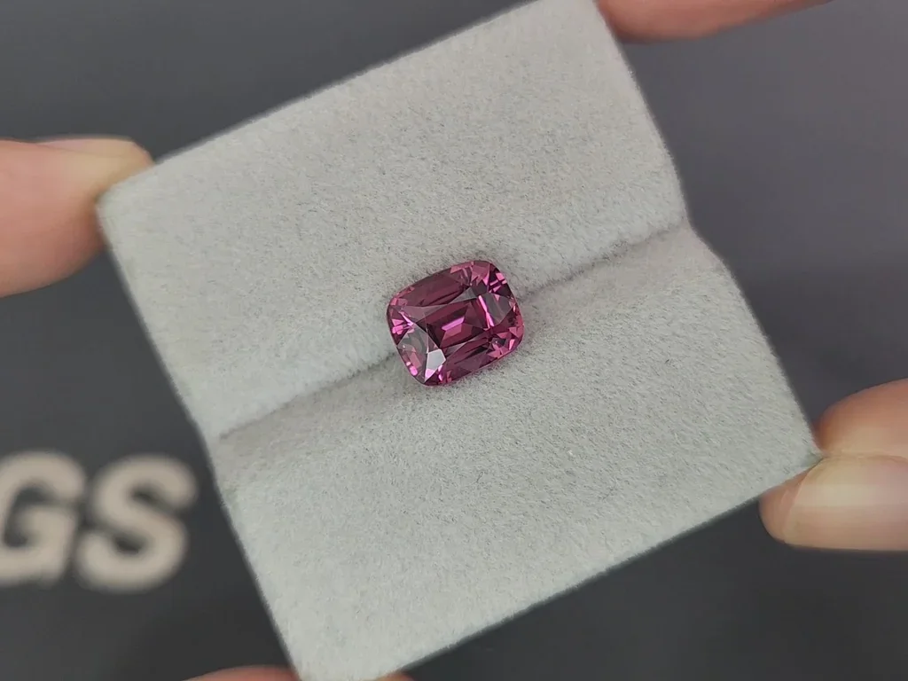 Purple garnet cushion cut 4.00 carats, Africa Image №4