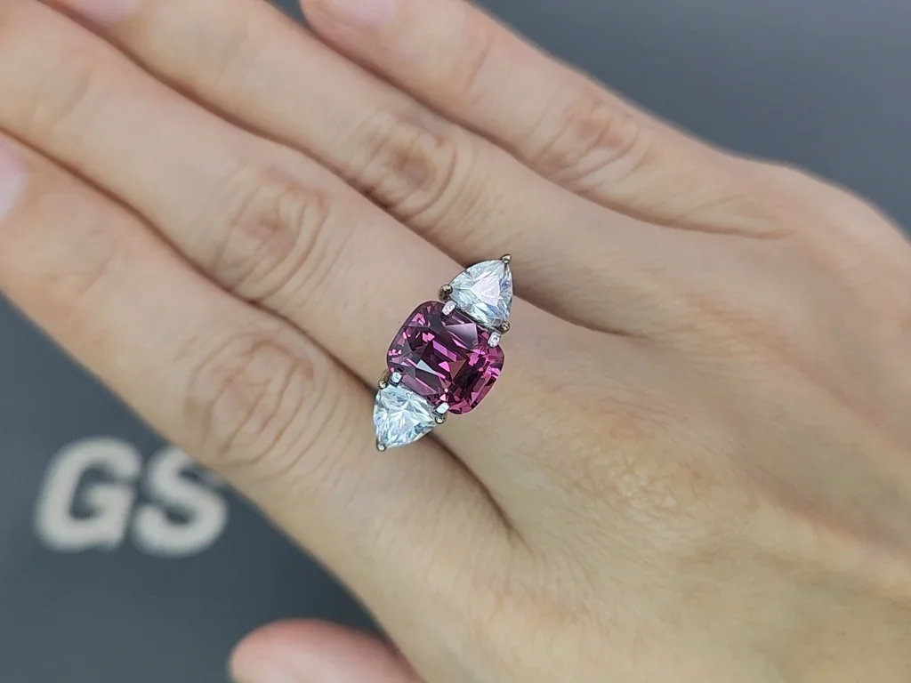 Purple garnet cushion cut 4.00 carats, Africa Image №5