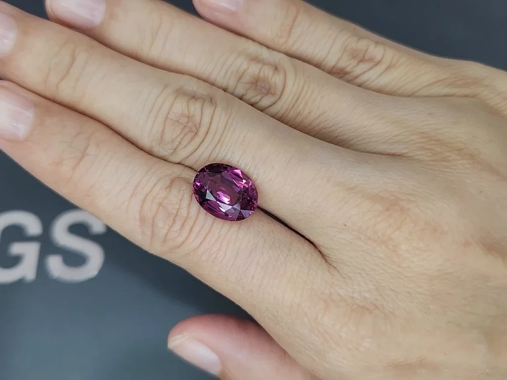 Rhodolith-granat oval geschliffener, leuchtend rosa 6,35 karat,Tansania Image №2