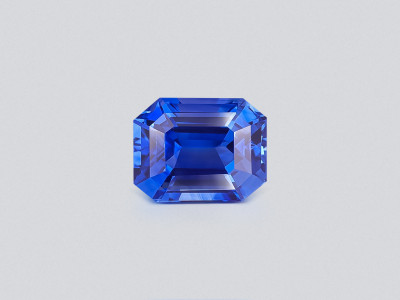 Seltener, achteckig geschliffener blauer saphir von 7,10 kara, Sri Lanka photo