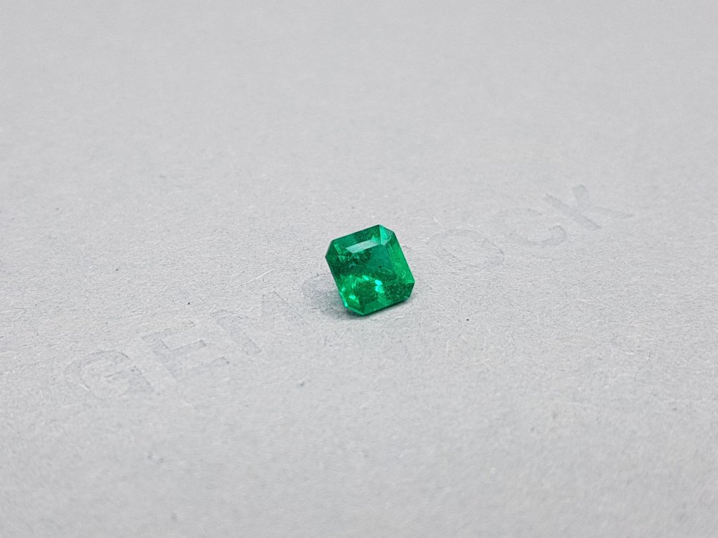 Colombian Vivid Muzo Green emerald 0.99 ct Image №2