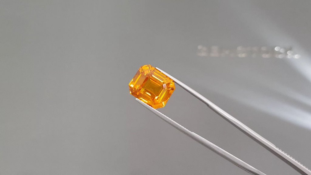 Vivid orange Fanta color octagon cut sapphire 11.46 ct, Sri Lanka Image №2