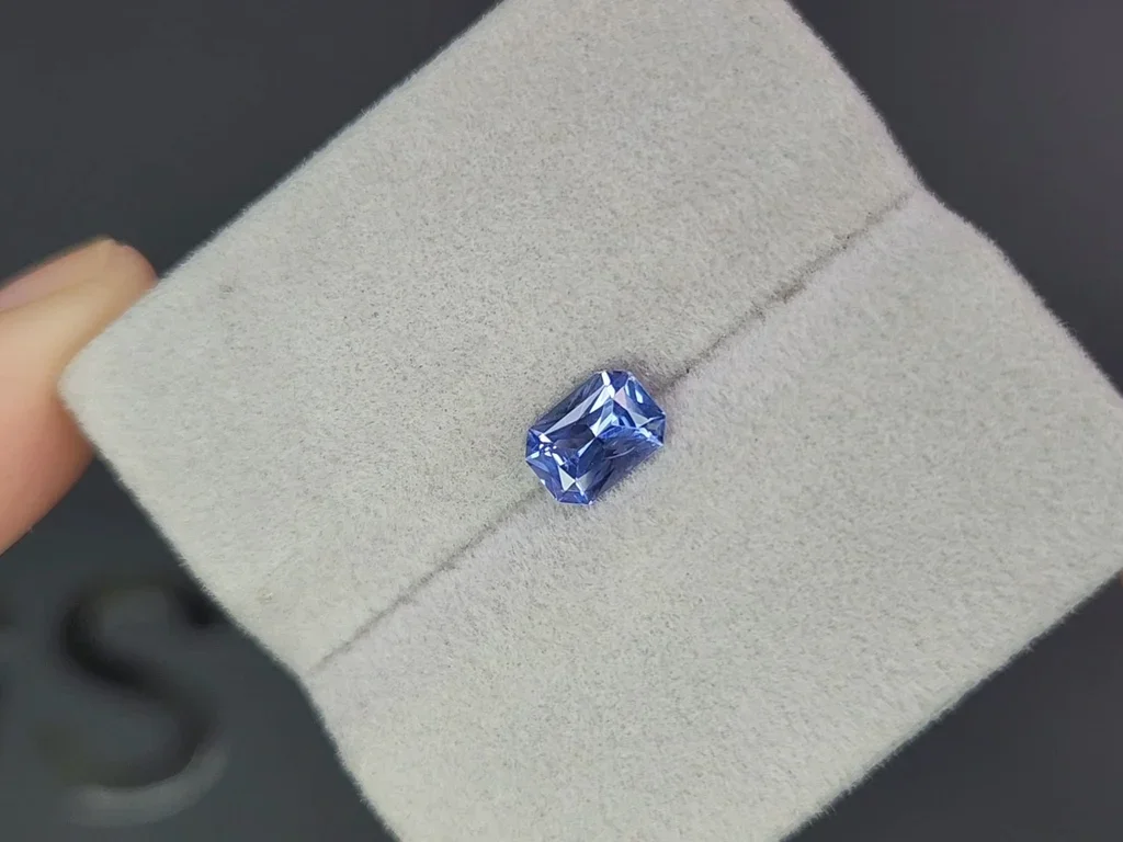Saphir bleu taille radiant 1,01 carats, Sri Lanka Image №4