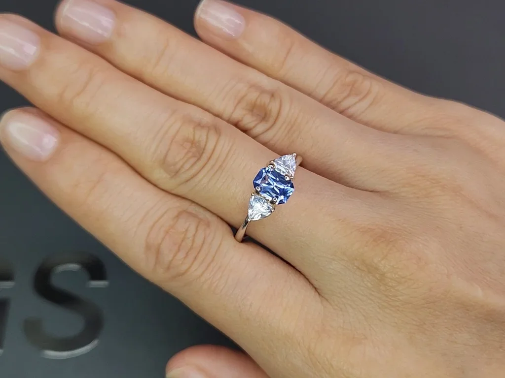 Saphir bleu taille radiant 1,01 carats, Sri Lanka Image №5