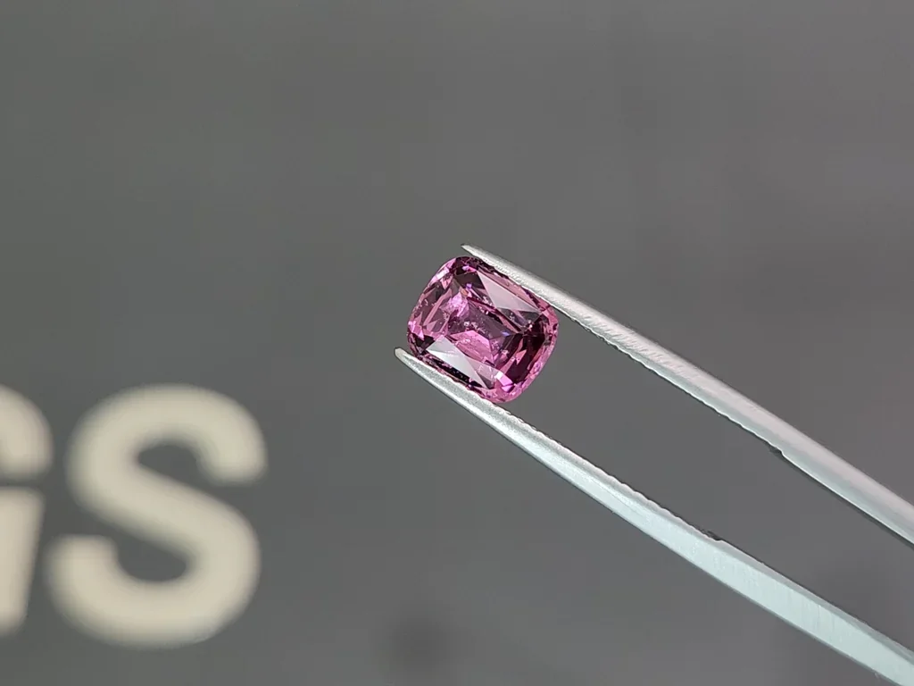 Rhodolith-granat im kissenschliff 1,88 carats, Tansania Image №3