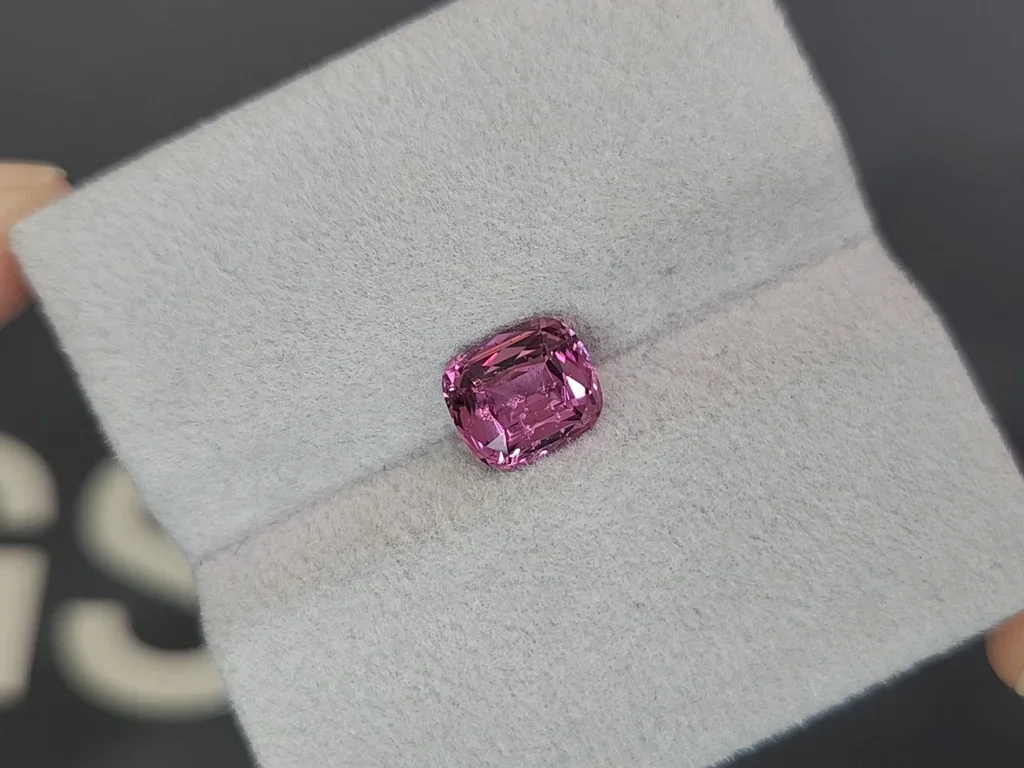 Rhodolith-granat im kissenschliff 1,88 carats, Tansania Image №4