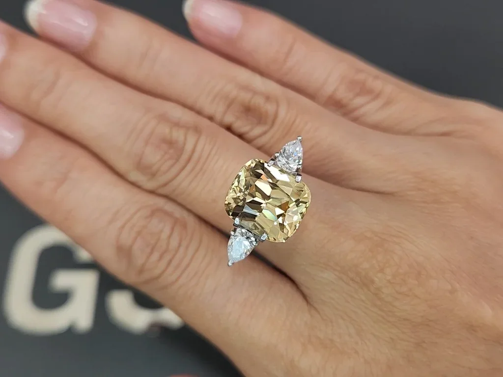 Yellow zircon cushion cut  10.67 carats, Tanzania Image №5