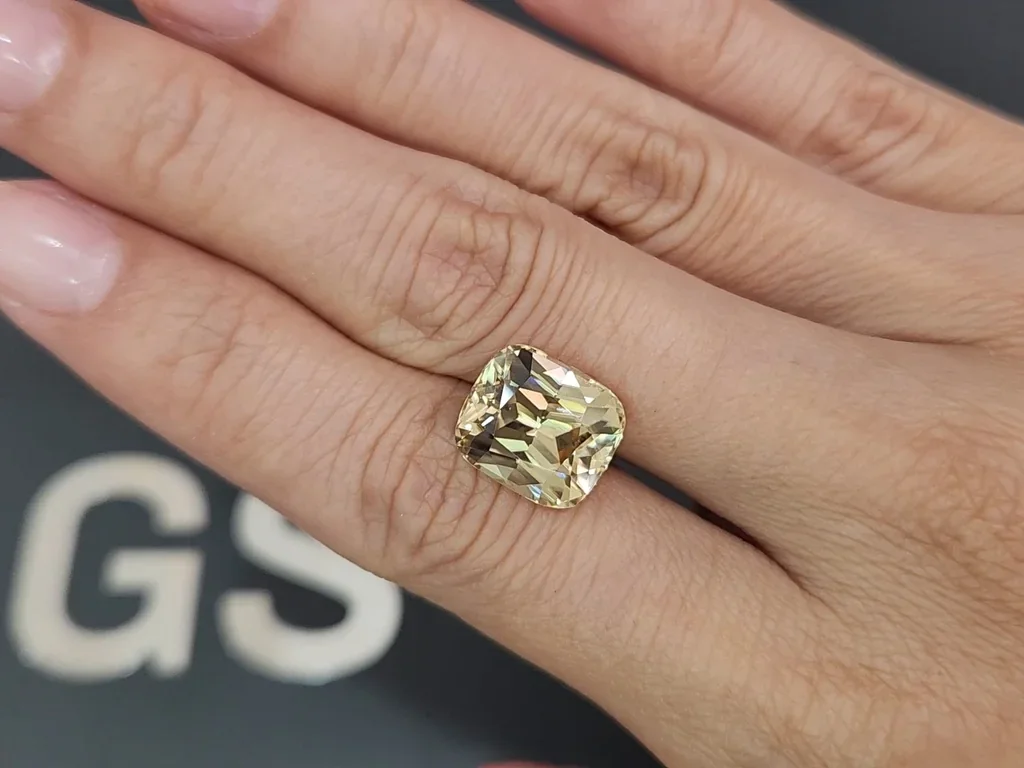 Yellow zircon cushion cut  10.67 carats, Tanzania Image №2
