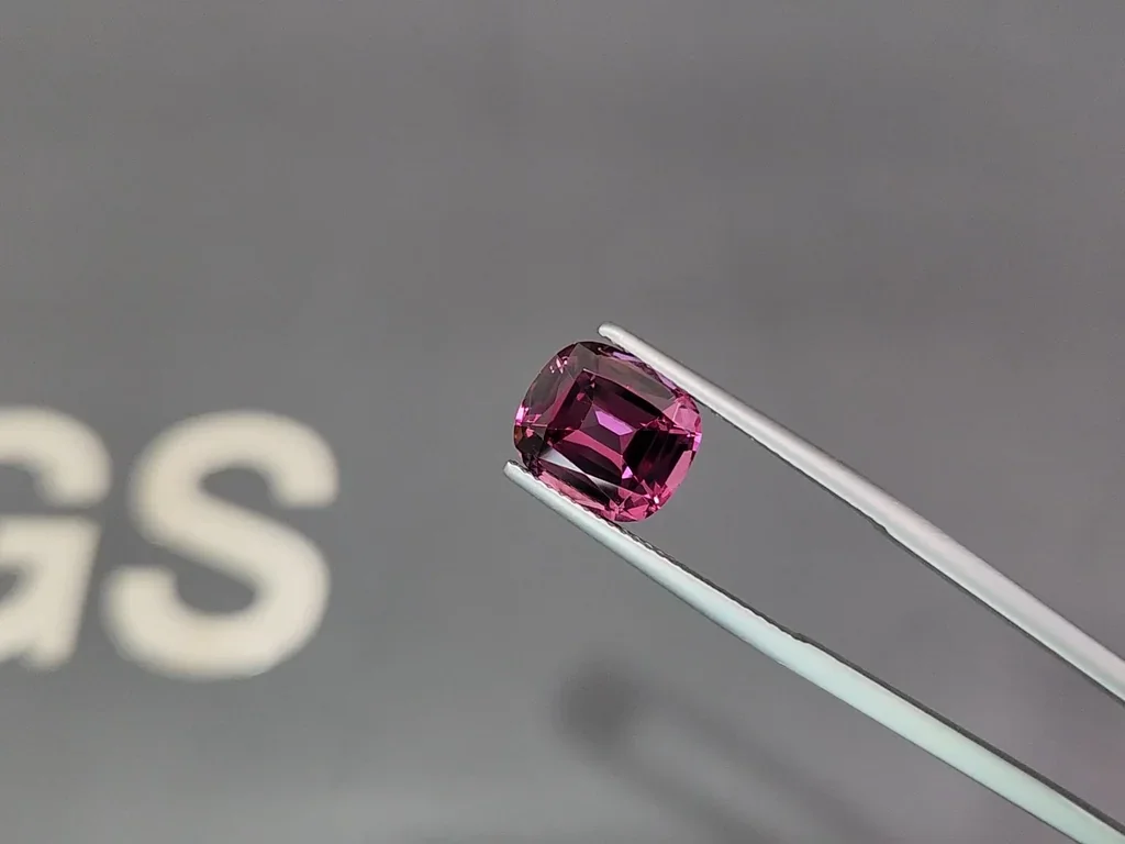 Garnet rhodolite cushion cut 4.63 carats, Tanzania Image №3