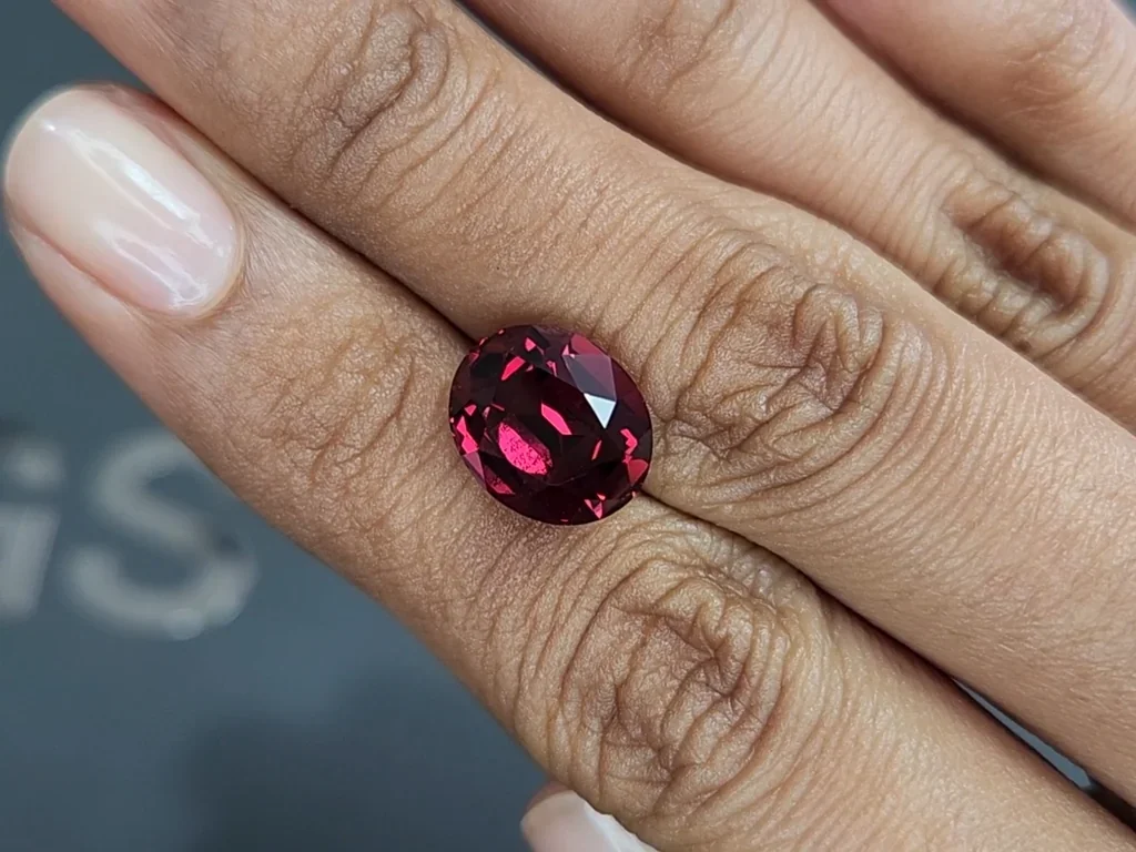 Granat rhodolith ovalschliff 7,28 karats, Afrika Image №2